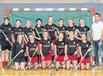 Bild: Angriffslustiger ATV: Karoline Amm, Maxi Benedix, Theresa Nägler, Nadja Ziane, Sarah Schubert, Salome Zschieschang, Melanie Göbel, Nancy Rudolph, Axel Thieme (stehend v.l.), Stefanie Füssel, Nadine Schwarte, Stella Schniewind, Vanessa Wenzel, Julia Kappler und Laura Maichrowski. 