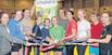 Bild: Vorfreude bei den Ballmädchen: Esther, Lilli, Franzi, Mira, Sophie, Anna Alicia, Sophie, Lotta, Josephine und Sofie vom LSC mit Koordinatorin Susann Thieme.