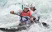 Bild: Konzentriert im wilden Wasser: Niklas Hecht und Alexander Weber.
