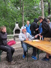 Bild: Robert Nuck beim Autogramme schreiben