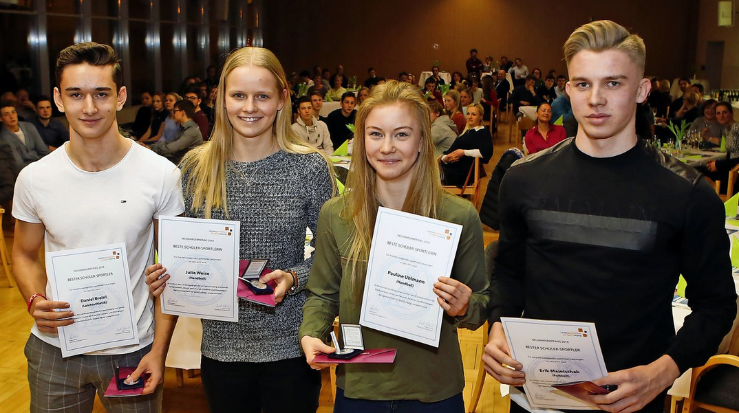 Ausgezeichneter Nachwuchs: Daniel Breinl, Pauline Uhlmann, Julia Weise und Erik Majetschak (v. l.).