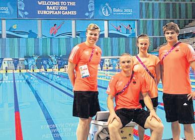 Malte Striegler, Lutz Riemann, Lisa Kohnert und Max Poschart (v.l.) in der Schwimmhalle in Baku. Malte Striegler, Lutz Riemann, Lisa Kohnert und Max Poschart (v.l.) in der Schwimmhalle in Baku.