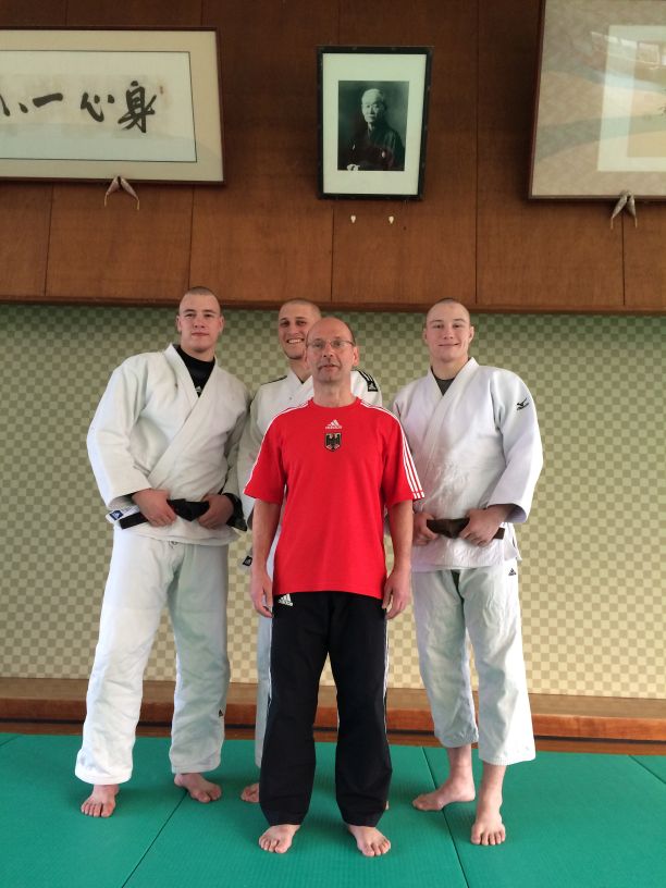 Daniel Herbst, Danny Hanke und Robert Uniewski mit Trainer O.Schmidt. Foto: privat Daniel Herbst, Danny Hanke und Robert Uniewski mit Trainer O.Schmidt. Foto: privat