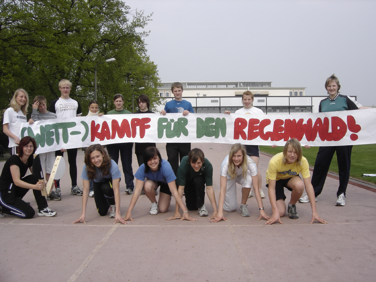 Schüler beim (Wett-) Kampf für den Regenwald