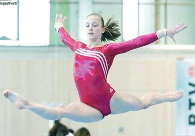 Exzellenter Spagatsprung von TuG-Hoffnung Nadja Schulze. Exzellenter Spagatsprung von TuG-Hoffnung Nadja Schulze.