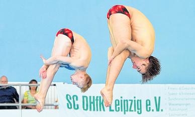 Phillip Kirchhoff (r.) löst am letzten Tag der Jugend-DM mit seinem Berliner Synchronpartner Frithjof Seidel das Ticket für die Junioren-EM in Posen. 