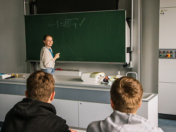 Foto: Schüler im Unterricht.